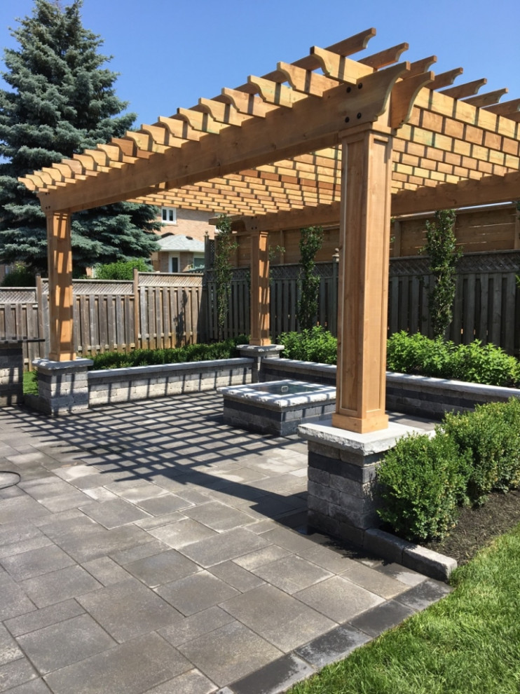 Patio - patio idea in Toronto