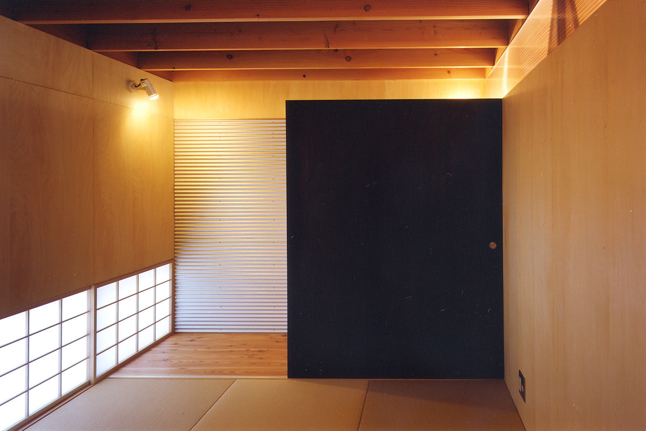 和室：黒の建具がアクセントとなる和室
