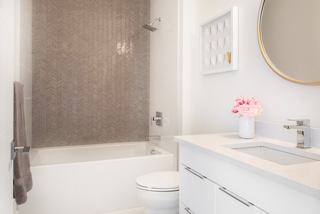 Cameron Heights Lottery Home contemporary-bathroom