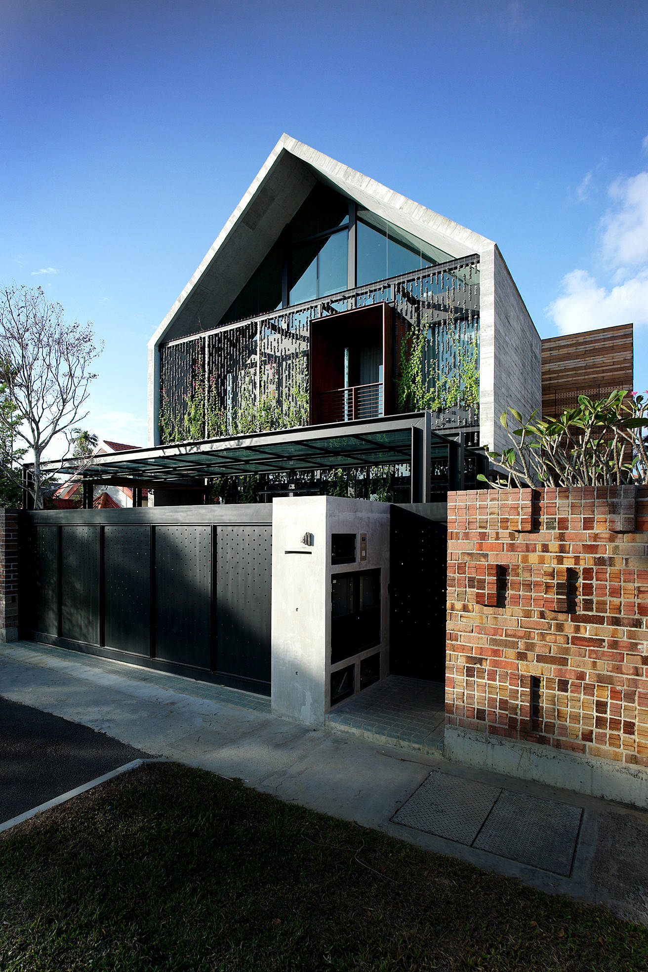 Houzz Tour: Quirky Details Mark This House Co-Designed with its Owners