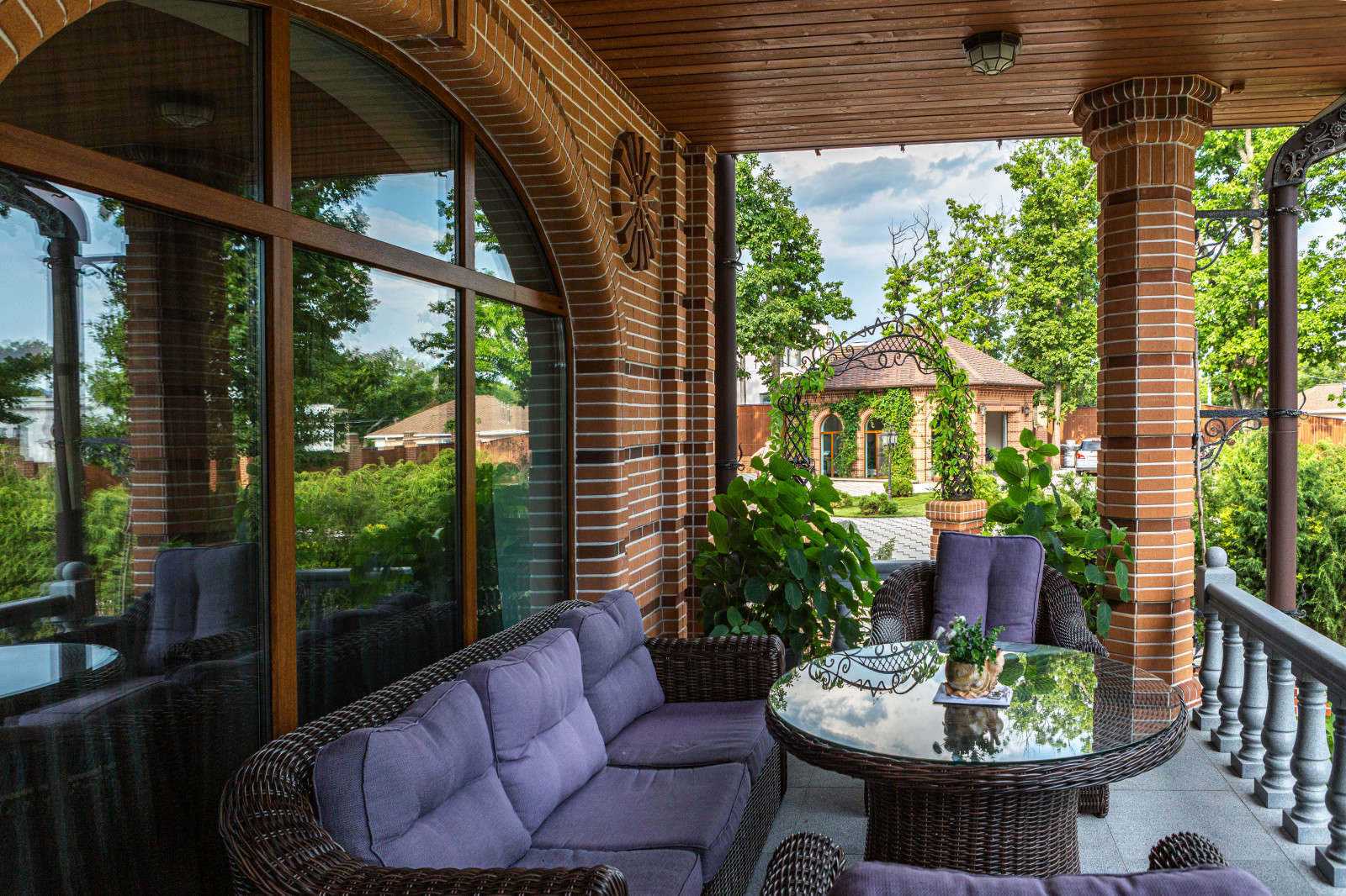 Загородный дом (усадьба) из кирпича