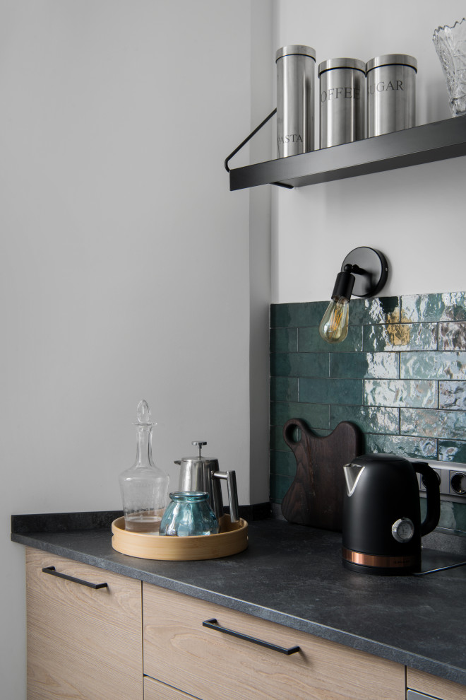 Кухня в однушке превратилась в кабинет