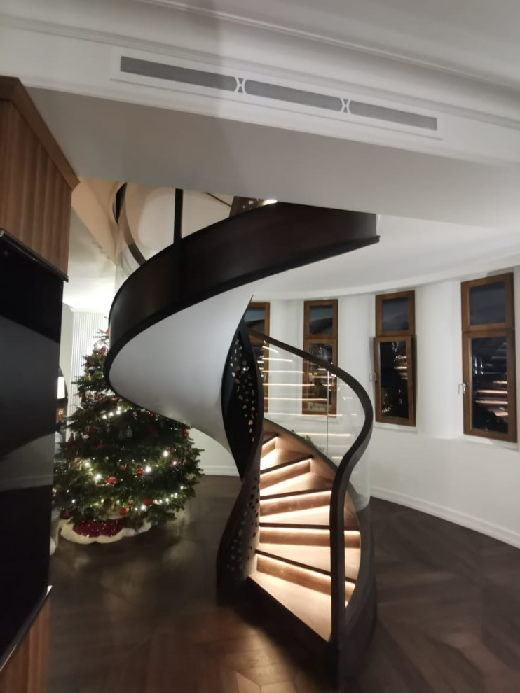 Спиральная Лестница Крестовский de luxe