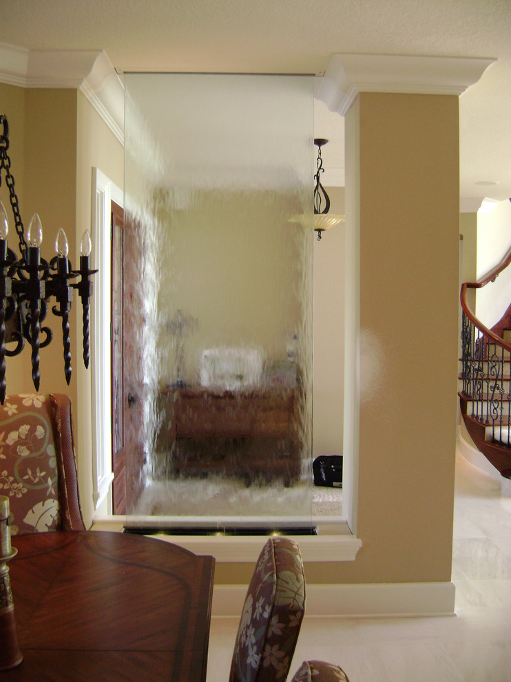 This is an example of a contemporary entryway in Orlando.