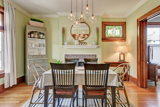 Traditional Dining Room classique-salle-a-manger