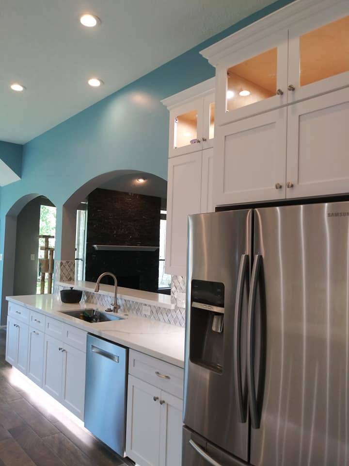Inspiration for a transitional home design remodel in Houston