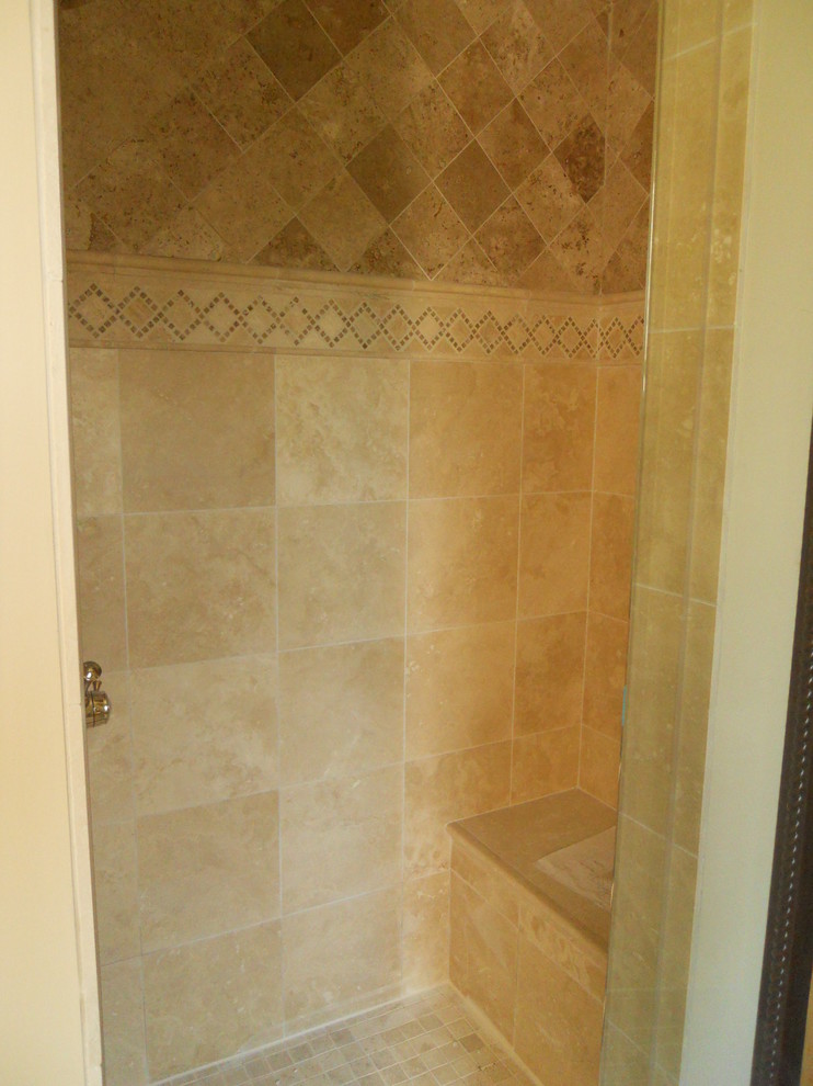 Home design - transitional home design idea in Chicago