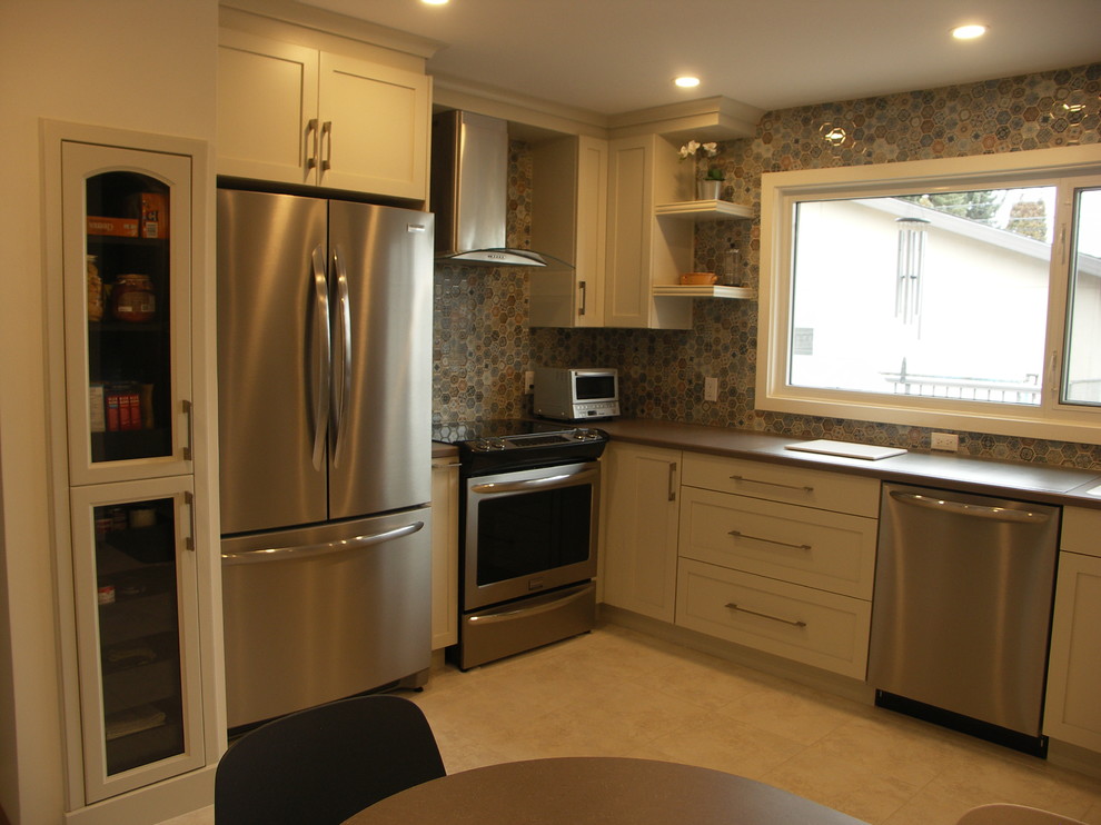 Inspiration for a transitional kitchen remodel in Edmonton