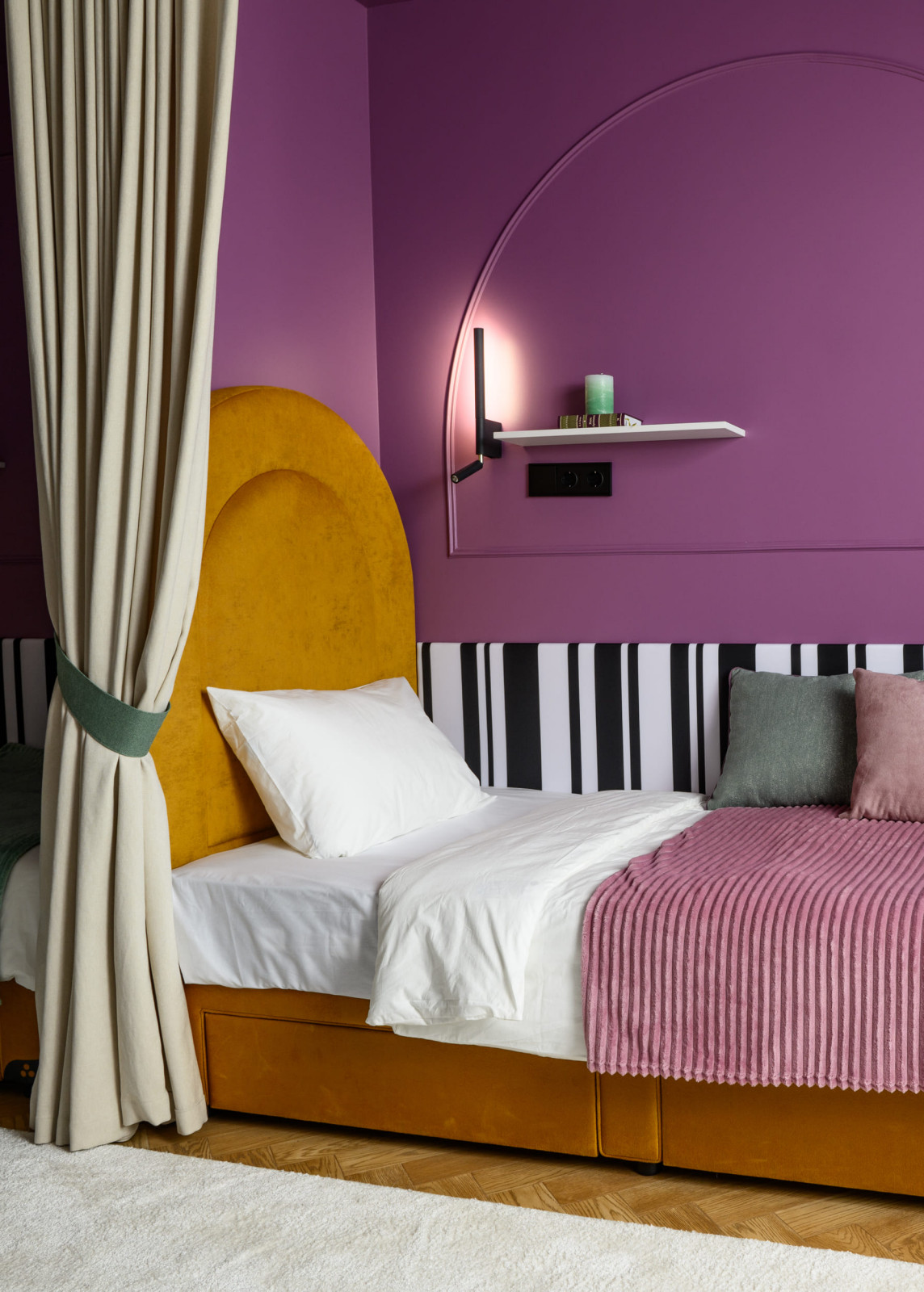 Квартирный вопрос - цветущая магнолия