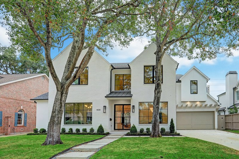 Transitional exterior home photo in Houston