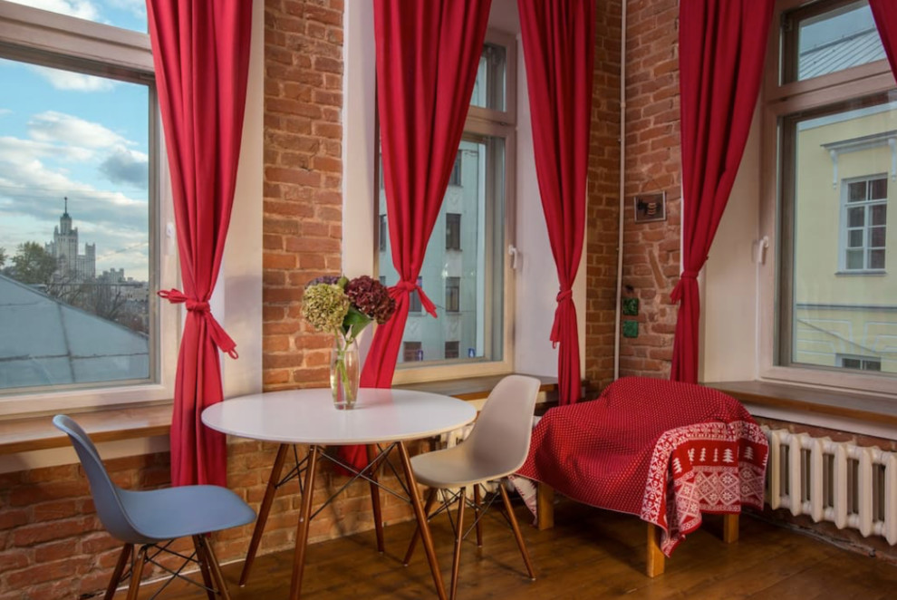 Светлая квартира-студия на Моросейке.