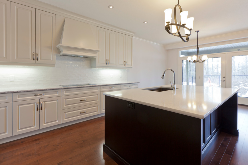 Transitional kitchen photo in Toronto