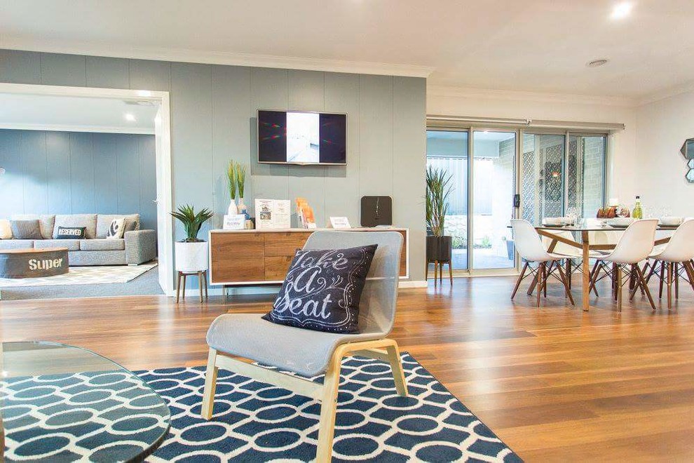Design ideas for a transitional home design in Canberra - Queanbeyan.