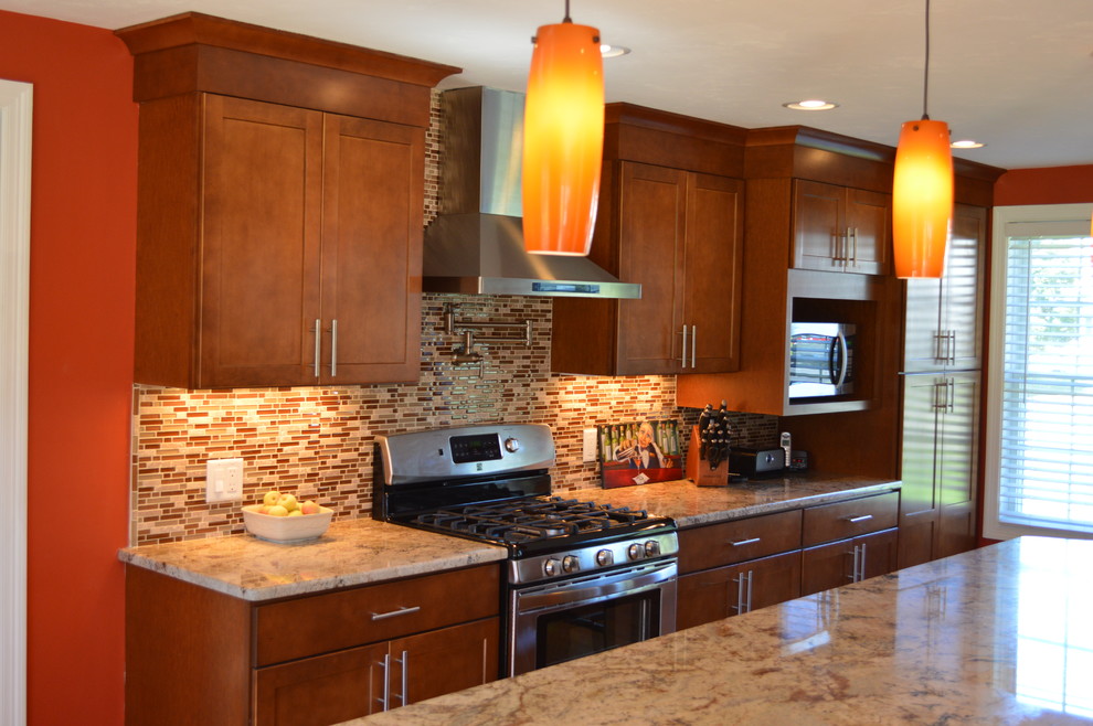 Kitchen - transitional kitchen idea in Boston