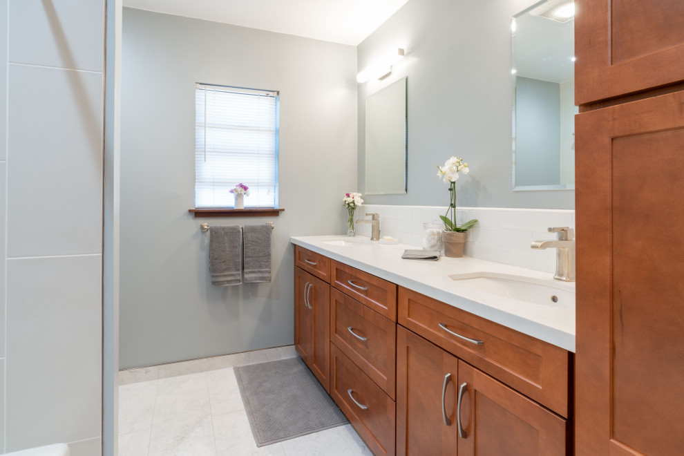 Calming Berkeley Hills Upstairs Bathroom
