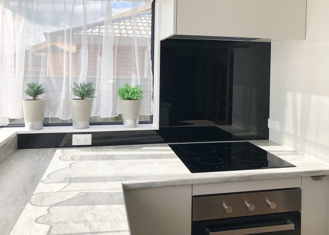 Back-Painted (Solid Colour Splashbacks) contemporaneo-cocina