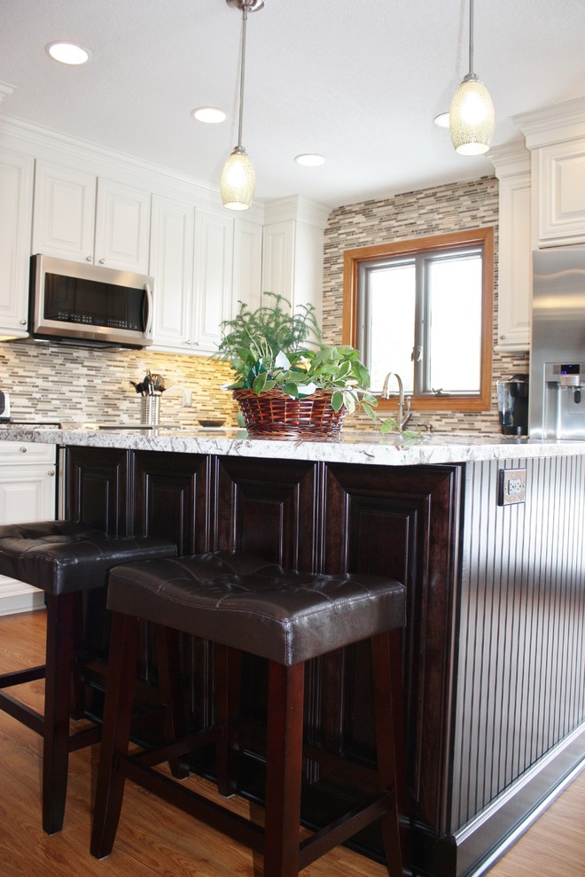 Example of a transitional kitchen design in Minneapolis