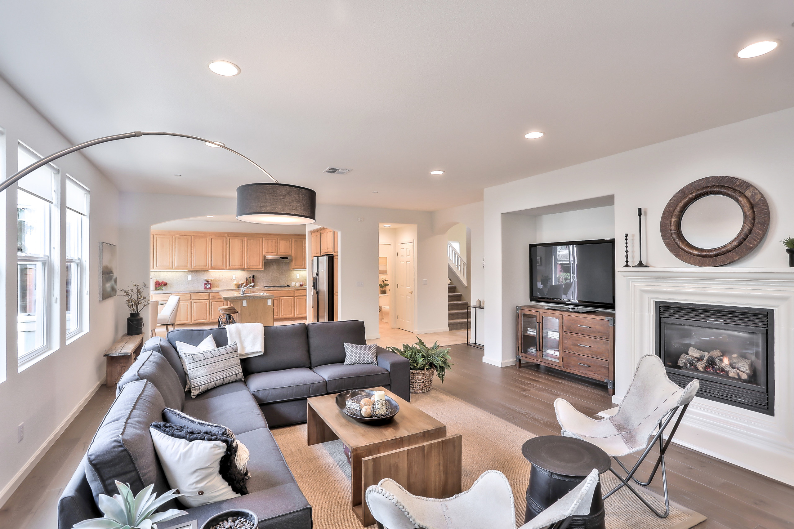 Sunny Cove Staging