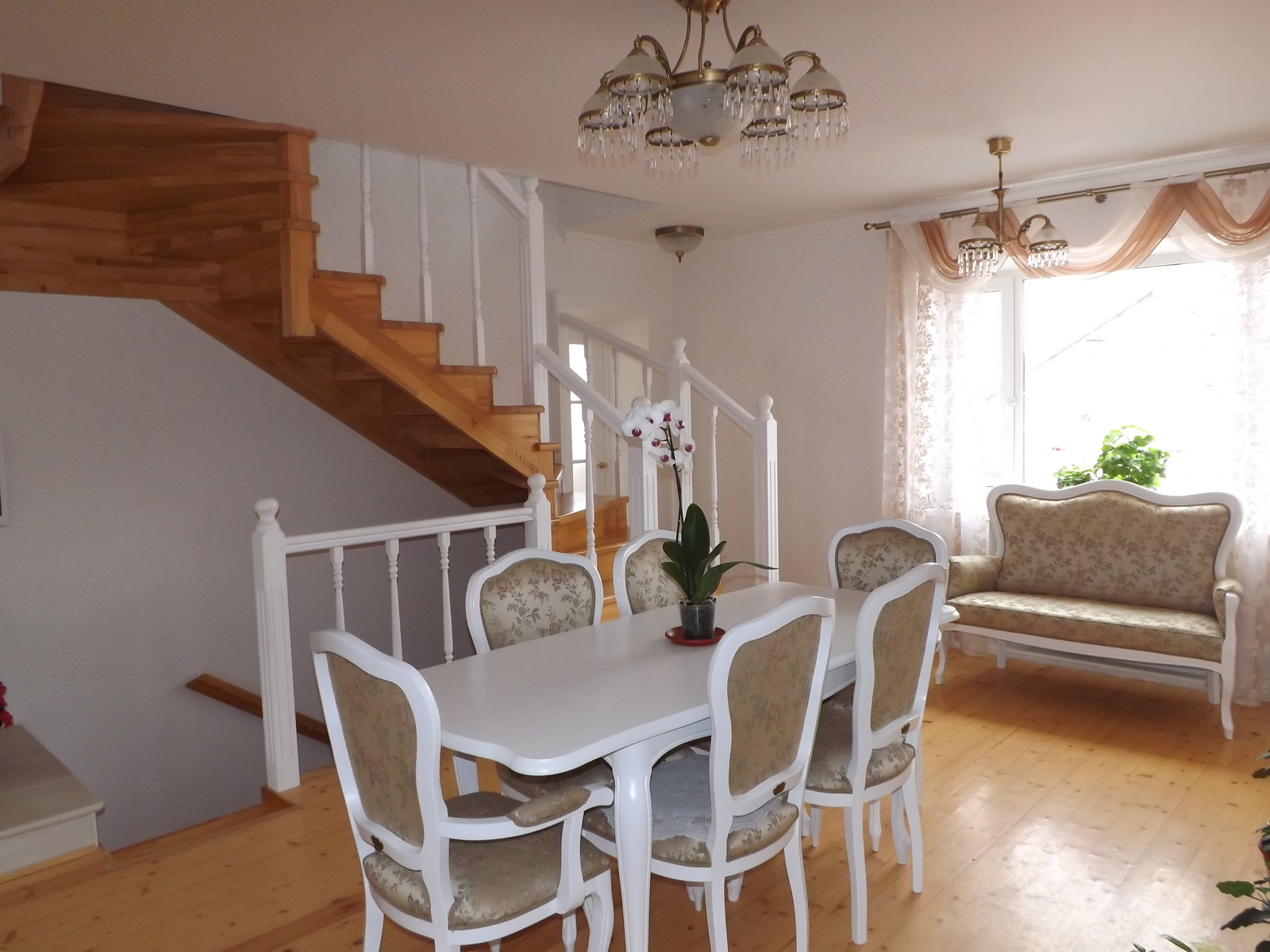 Интерьер в светлых тонах