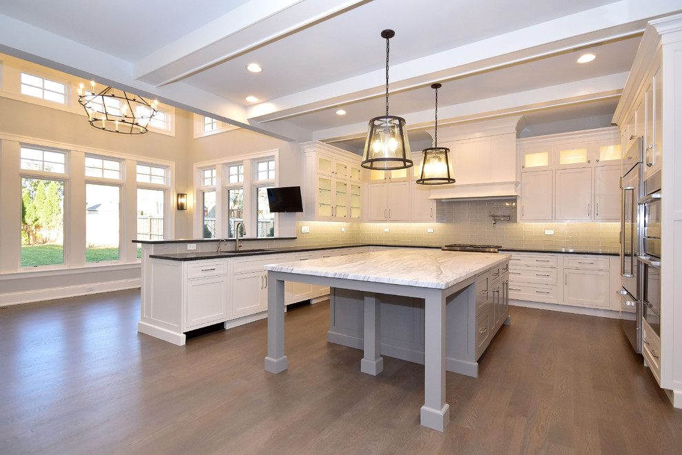 Inspiration for a transitional kitchen remodel in Chicago