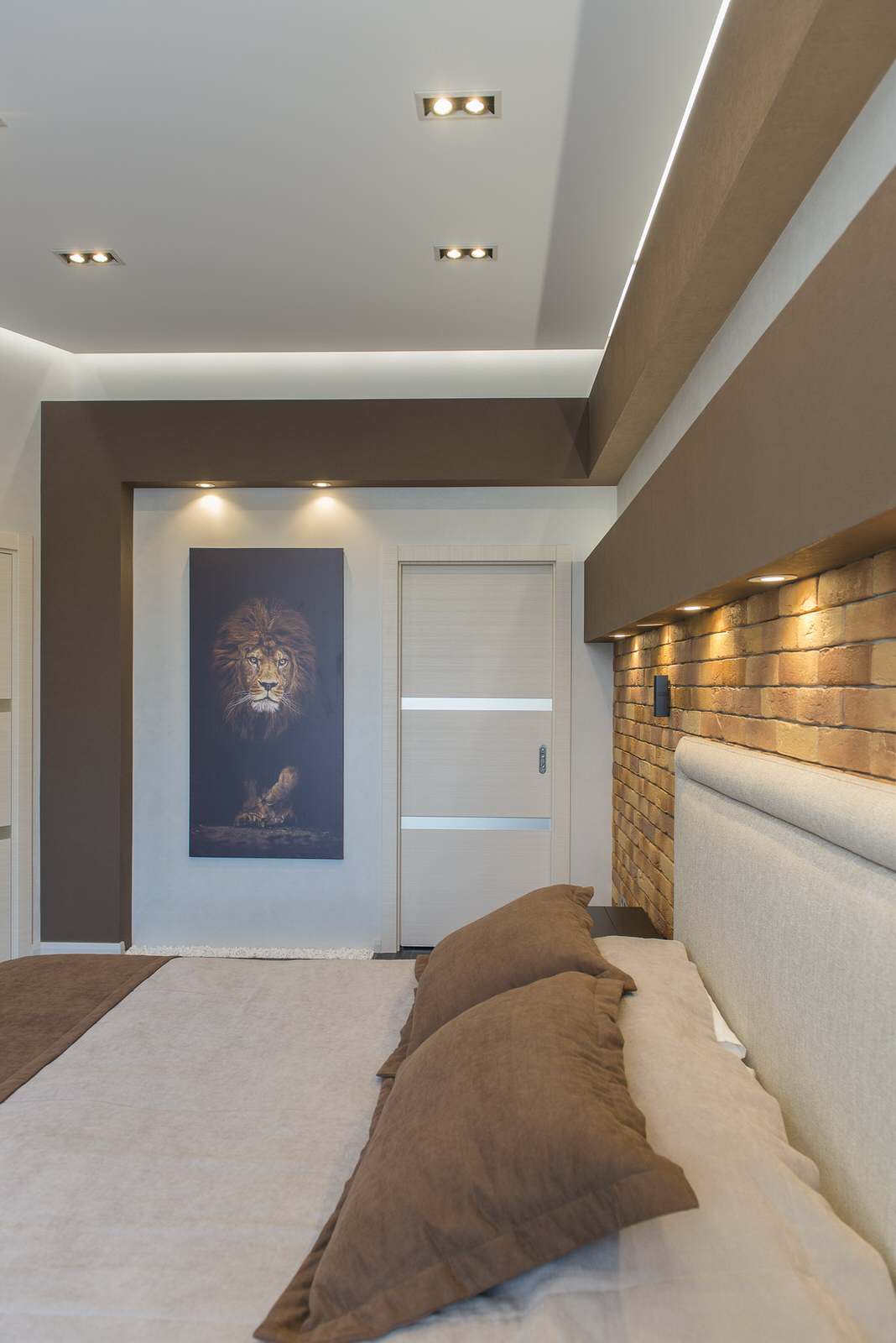 Частная квартира для него