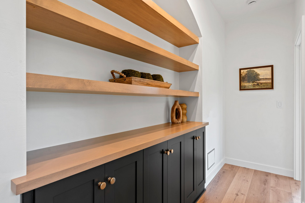Home design - transitional home design idea
