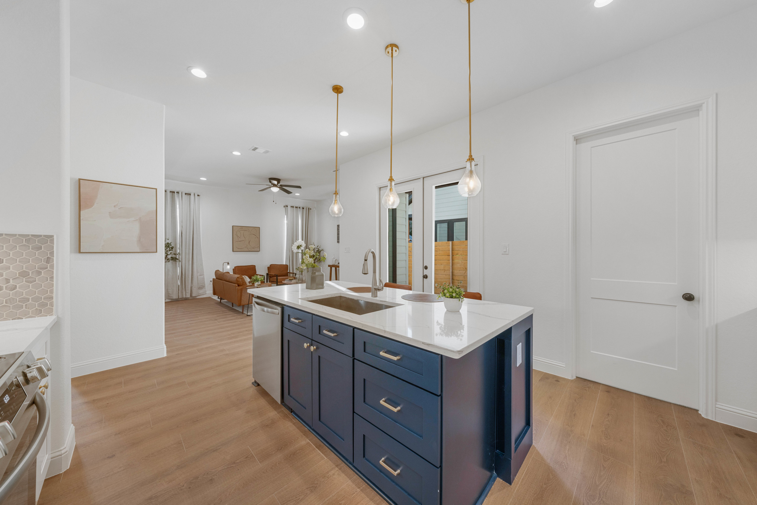 203 Denver Blvd