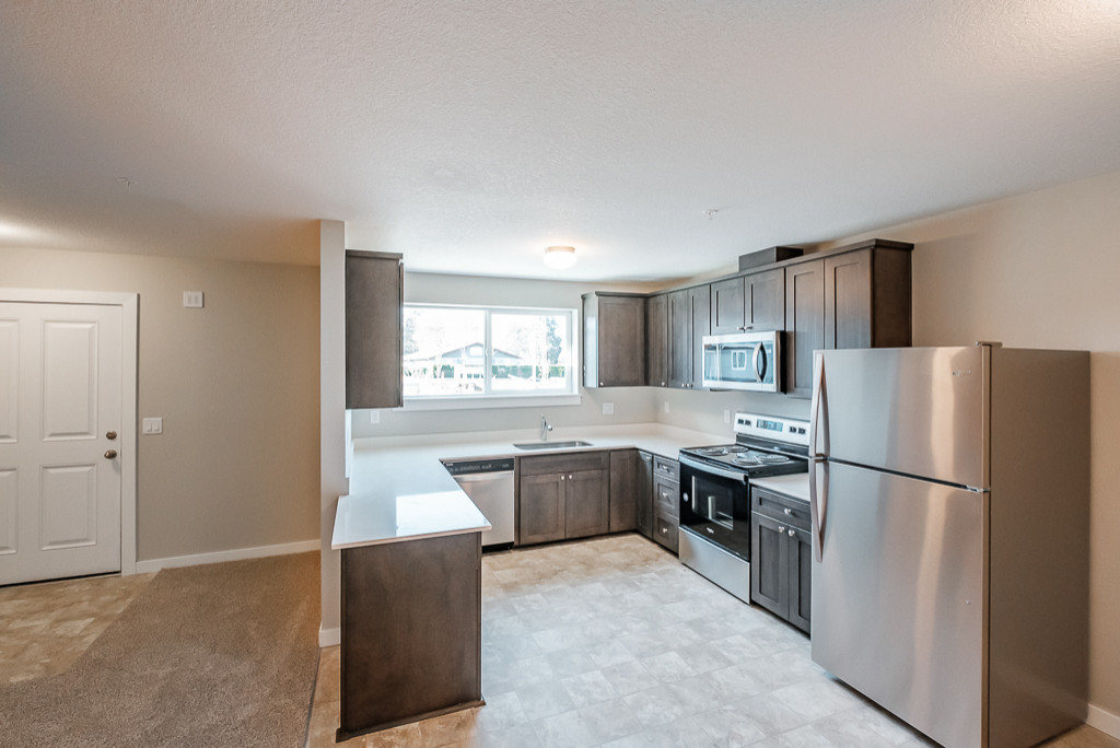Plymouth Hills Apartments