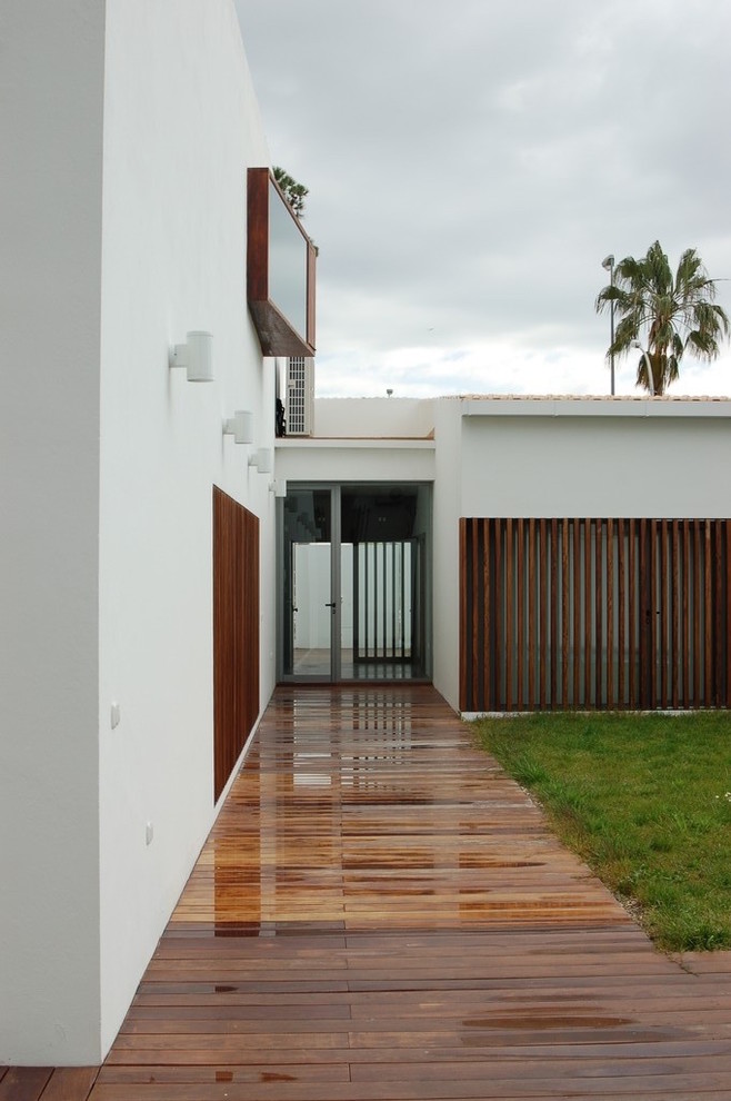 Foto de puerta principal tradicional renovada de tamaño medio