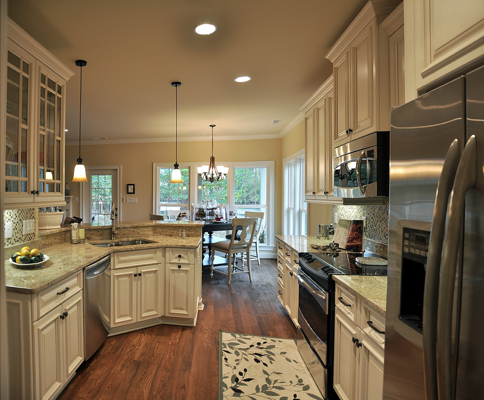 Photo of a traditional kitchen in Raleigh.