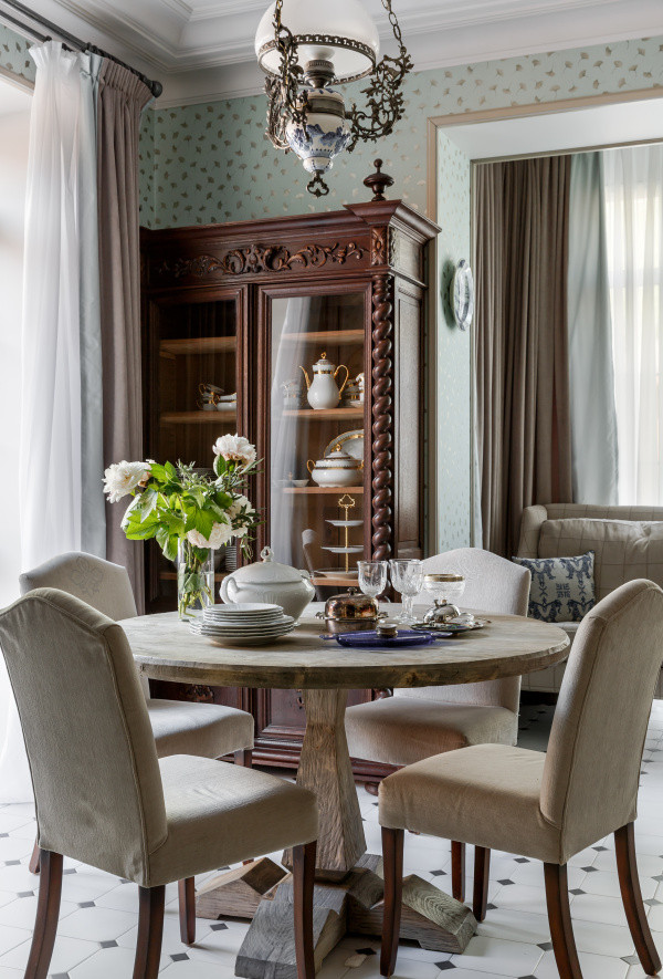 Интерьер дуплекса в поселке Бристоль Московская область. Правое крыло