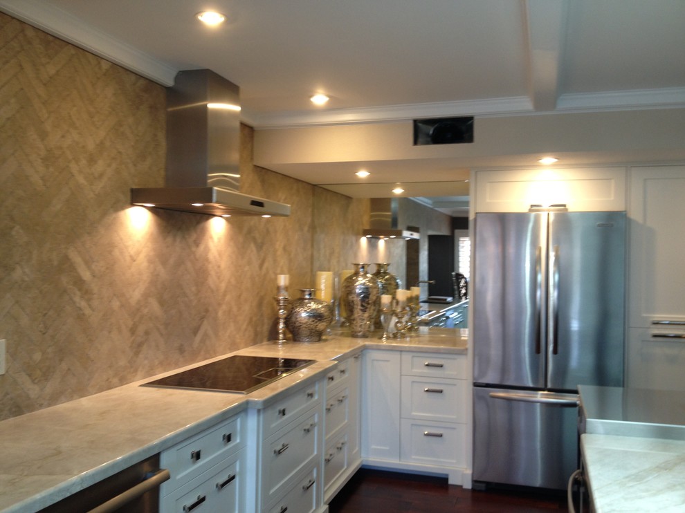 Transitional kitchen photo in Phoenix