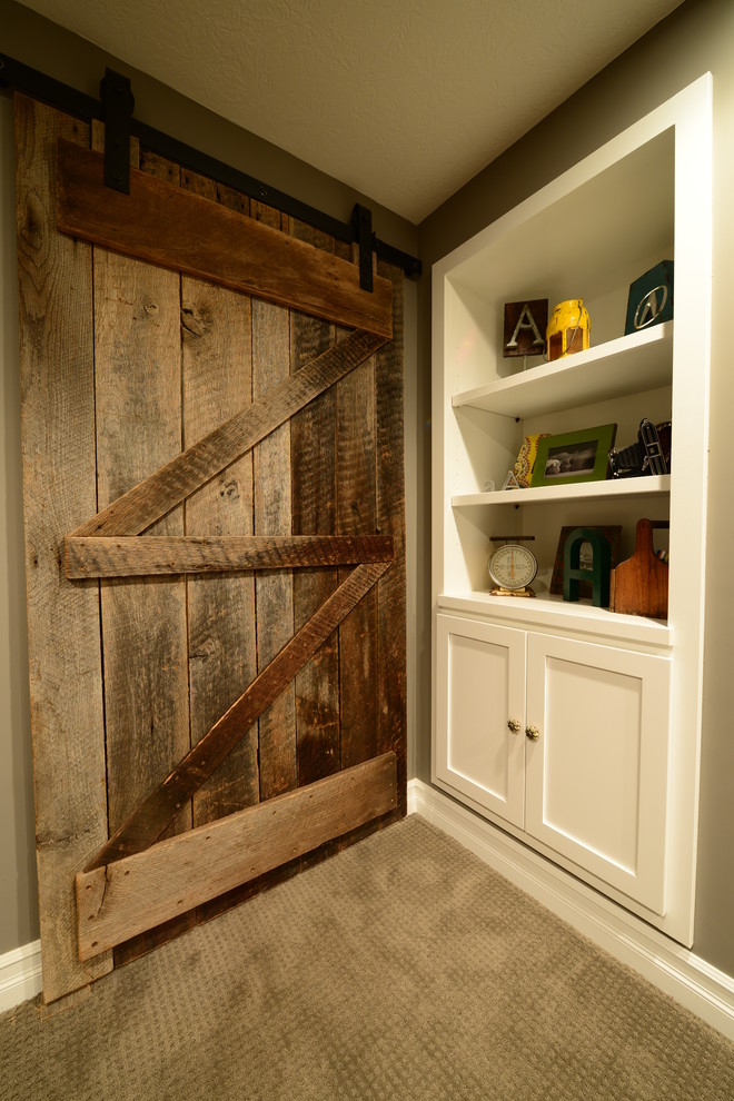 Example of a mountain style basement design in Columbus