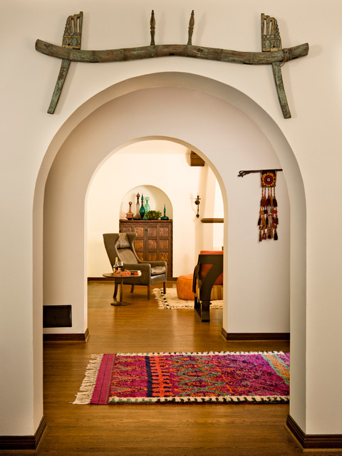 White Brick Mediterranean mediterranean-entry