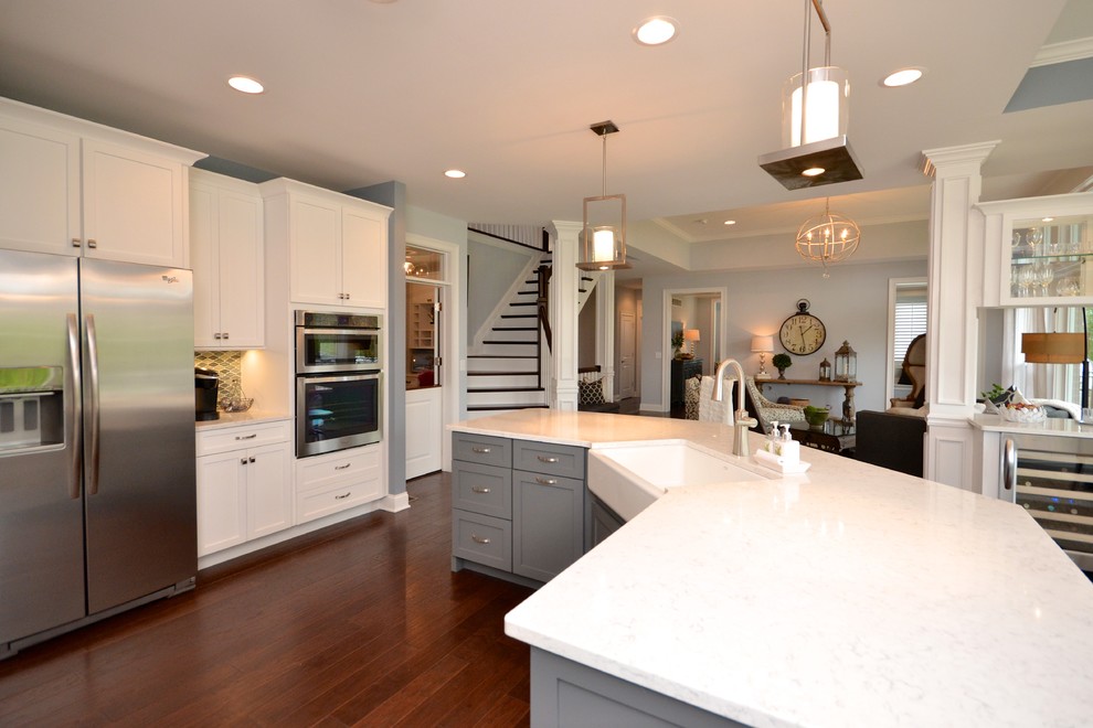 Example of a transitional kitchen design in Cincinnati