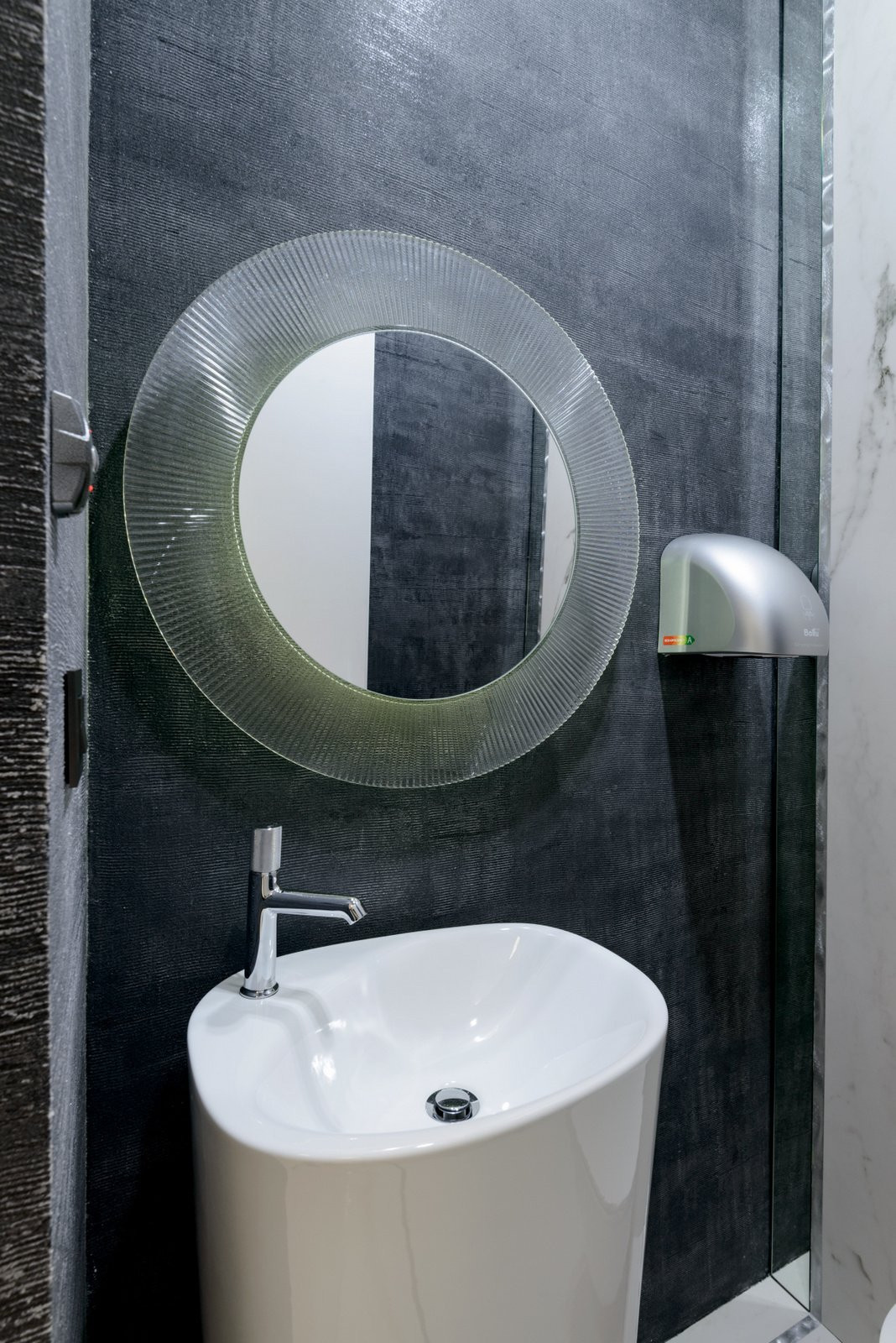 Декоративная фактурная штукатурка для санузла!