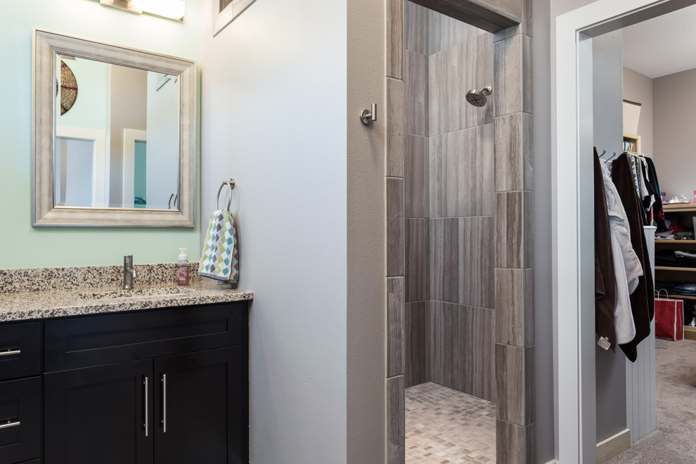 Bathroom - transitional bathroom idea