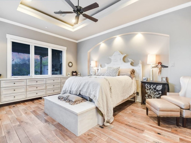 Westlake Transitional klassisch-modern-schlafzimmer