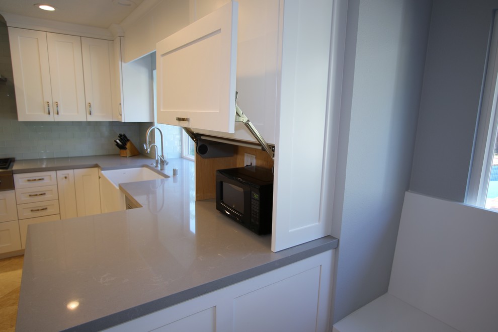Transitional kitchen photo in Orange County