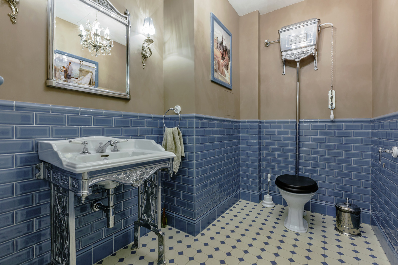 Английское чаепитие (Дом в поселке Зеленый мыс)