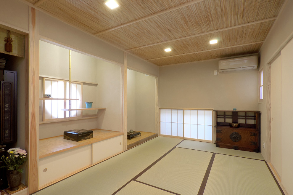 Ejemplo de diseño residencial de estilo zen de tamaño medio