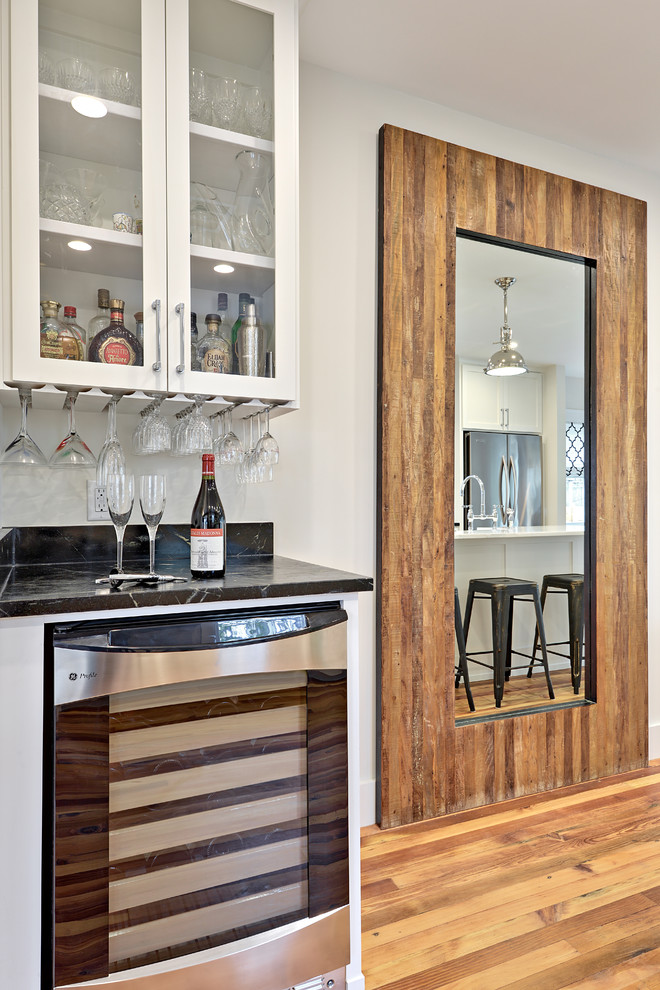 Example of a transitional kitchen design in Austin
