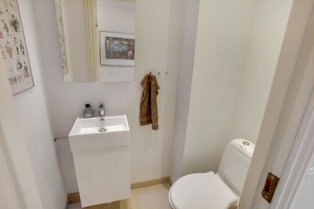 Nyhavn 31K, 2. K&oslash;benhavn K modern-powder-room