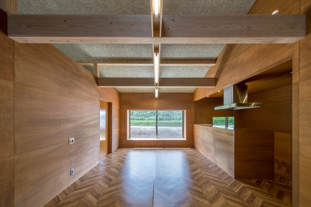 TH-HOUSE 