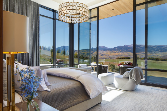 Serenity Preserve modern-schlafzimmer