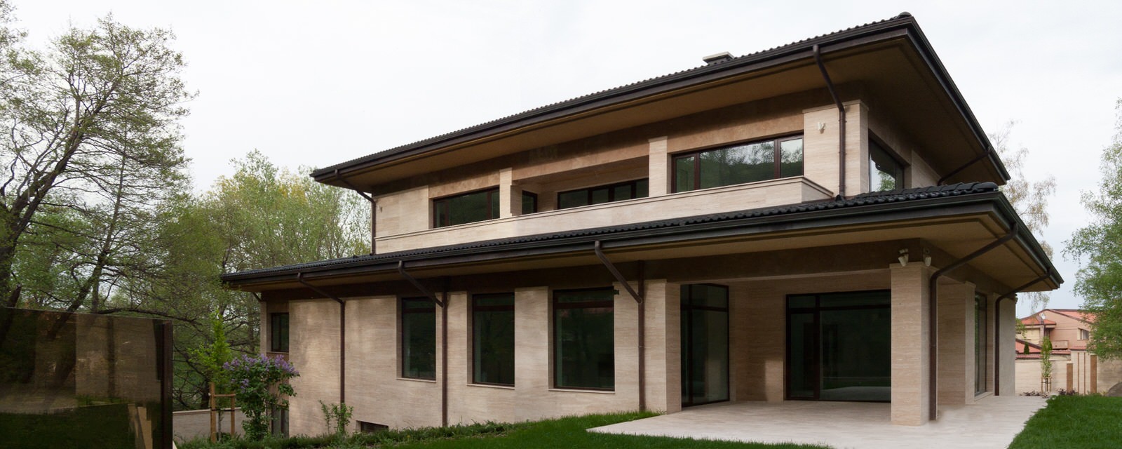 облицовка фасадов травертином из Ирана