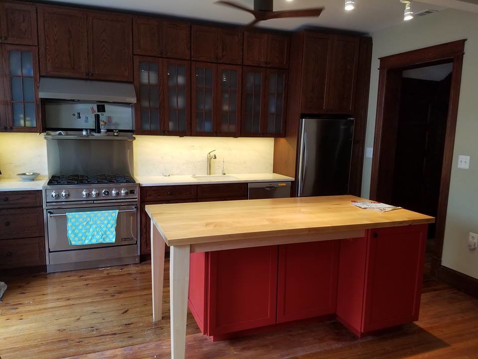 Transitional kitchen photo in DC Metro