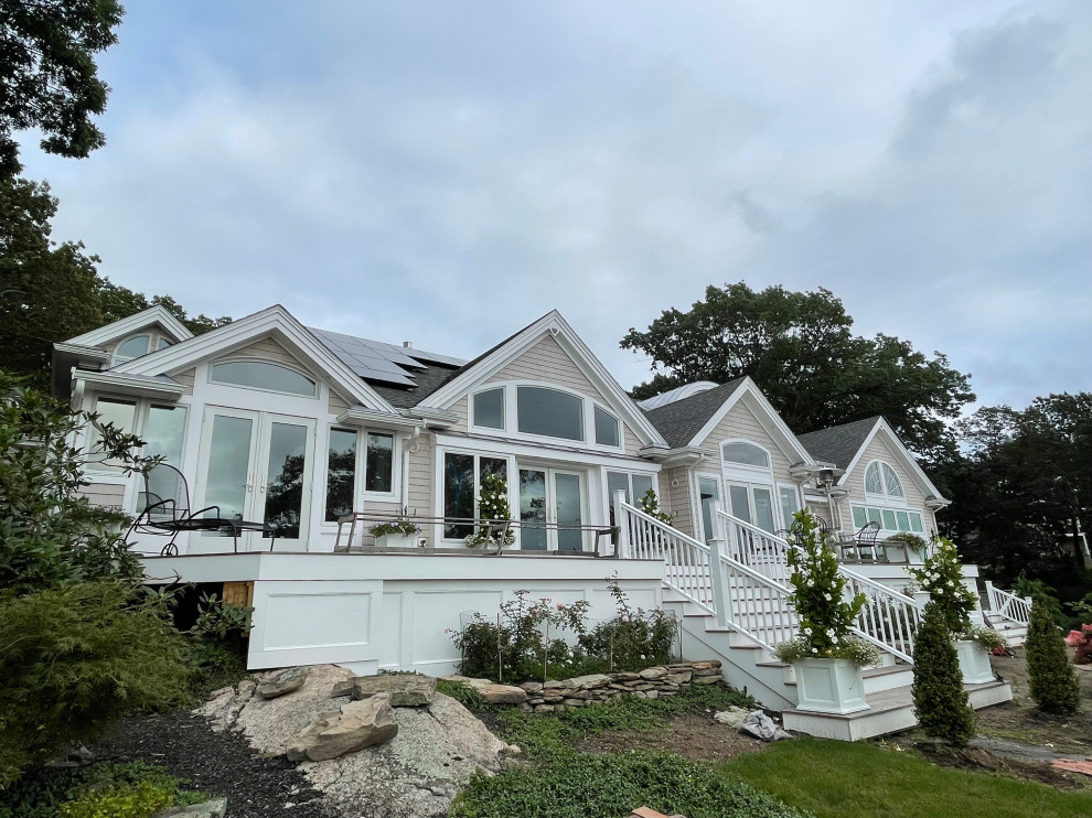 Home design - transitional home design idea in Boston