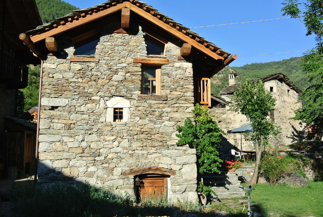 Restauro e risanamento conservativo rustic-exterior