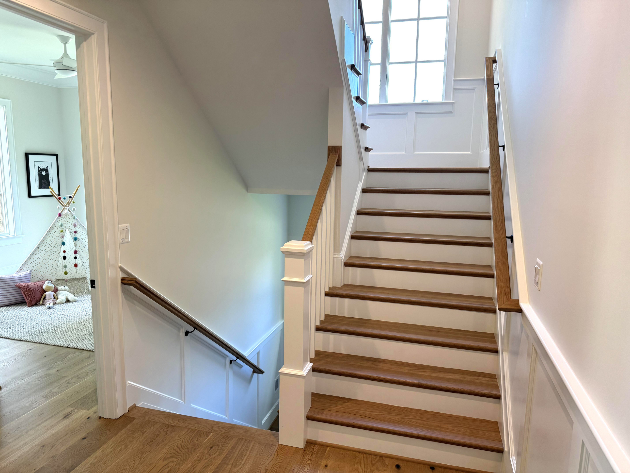 141_Timeless U Shaped Stair with Traditional Box Newels, Arlington, VA 22207